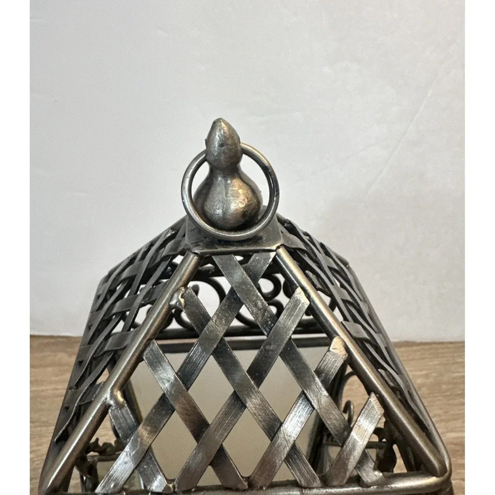 The Unbranded Brand hanging metal